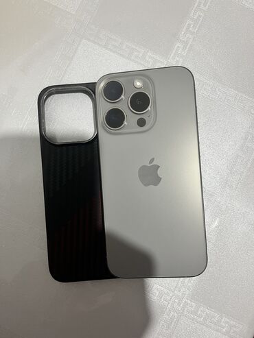 Apple iPhone: IPhone 15 Pro, Б/у, 256 ГБ, Серебристый, Чехол, 88 % — 2