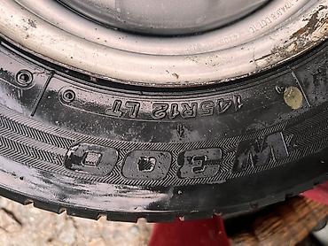 Шины и диски: Комплект колёс для лёгкого грузовика/прицепа: шины Bridgestone V300 на — 1