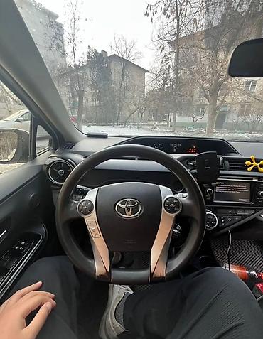 corolla 2016: Toyota Aqua: 2016 г., 1.5 л, Автомат, Гибрид, Хэтчбэк — 4