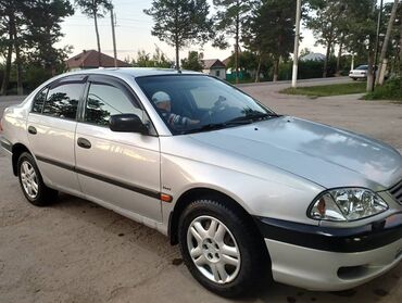 Toyota: Toyota Avensis: 2002 г., 1.8 л, Механика, Бензин, Седан
