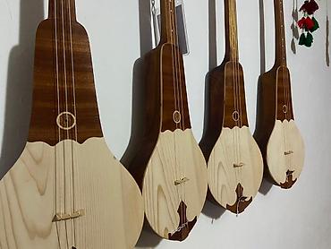 Гитары: Комуз…Өтө эмгекти мээнети талап кылган Үч кылдуу кыргыздын салттуу — 3