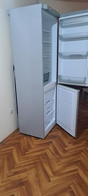 Продаю большой холодильник Позис в хорошем состоянии работает отлично