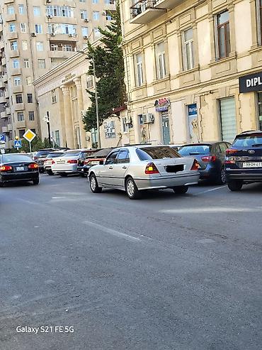 traktor t 30: Mercedes-Benz C 180: 1.8 l | 1998 il Sedan — 3