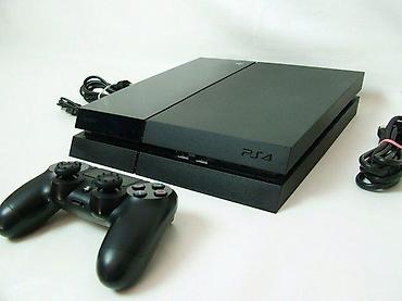 second hand shop electronics: U ponudi je Sony PlayStation 4 sa naslova. Stanje: radno perfektno — 5