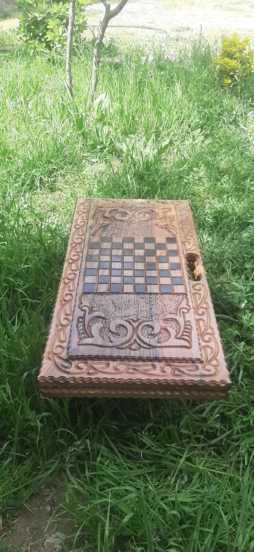 Şahmatlar: Əl işı taxta şahmat/nərd dəsti - Material: bərk ağac (əl oyması) - — 12