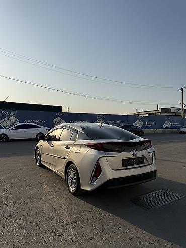 Toyota: Toyota Prius: 2017 г., 1.8 л, Вариатор, Гибрид, Лифтбек — 6