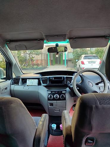 тайотта естима: Toyota Voxy: 2002 г. — 4