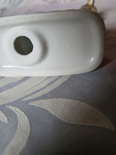 Ostali kućni dekor: Figura nova nemacka foreign 70,80te. Porcelanska figura,sve na njoj — 13