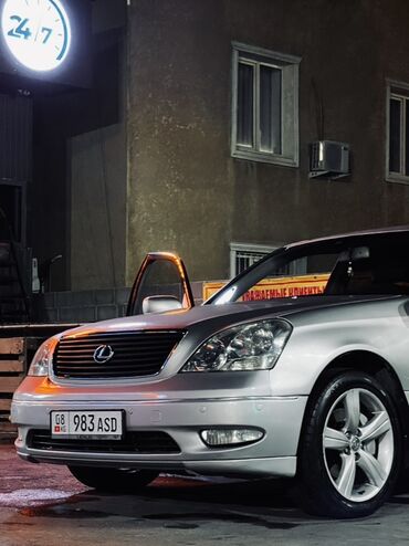 lexus verge: Lexus LS 430 серебристого цвета, представленный на снимках, имеет