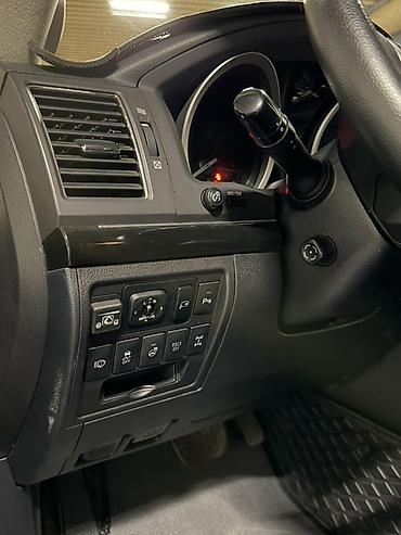 black: Toyota Land Cruiser: 2012 г., 4.6 л, Автомат, Газ, Внедорожник — 10
