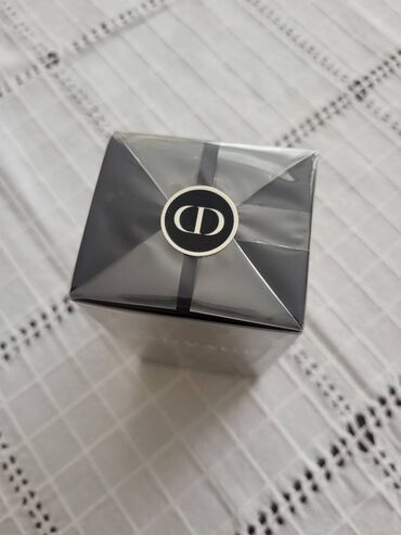 Ətriyyat: Dior Sauvage. Original. Yeni