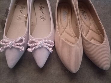 Shoes: Ballet shoes, 39