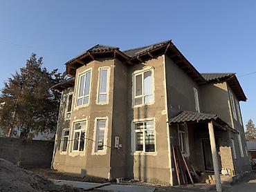 жилой городок: Продается двухэтажный жилой дом с панорамным остеклением. Планировка — 1
