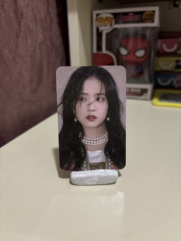 gerbli qəpik aliram: Jisoo photocard, ulduz yansımalı, 80 qepik