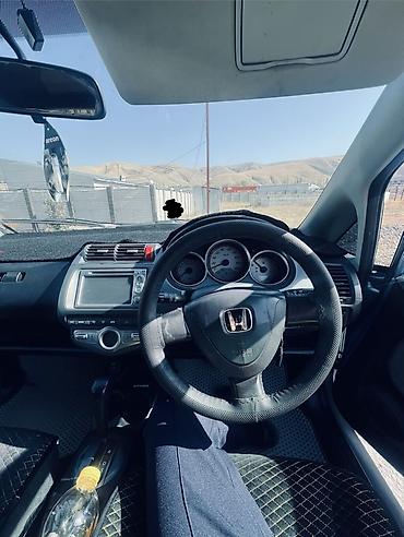 автомобильное зу: Honda Fit: 2003 г., 1.3 л, Автомат, Бензин, Хэтчбэк — 1