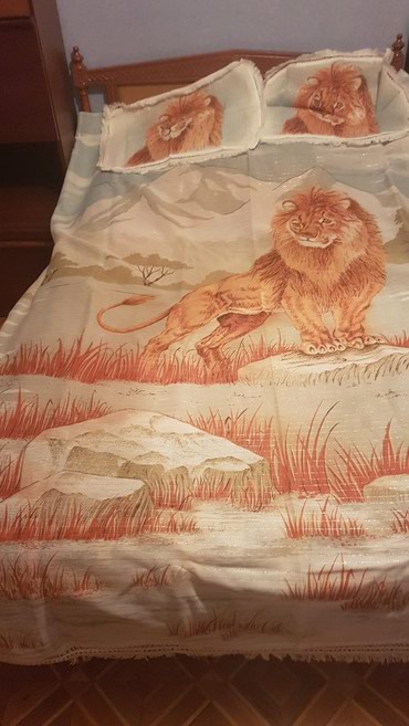 Pastel dəstləri: ● Yataq örtüyü ● 250 x 210 ölçüdə zərif zərli sapla işlənmiş — 7