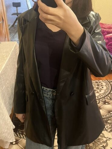 köynekler: Qadın üçün qara rəngli dəri effektili oversize blazer - Material