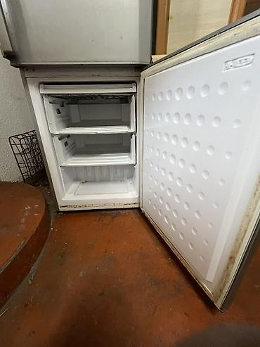Техника жана электроника: Холодильник Beko, двухкамерный, серебристый (серый металлик), с нижней — 5