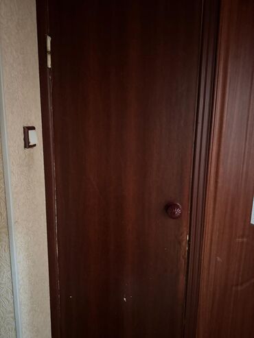 линолин бу: Жабык ички эшик, Жыгач, Ламинат, Башка өлкө, түсү - Күрөң, 200 * x 86 см, Колдонулган