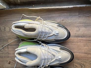 дутые куртки: Кроссовки Balmain B-Runner (парами, на фото несколько цветовых — 3