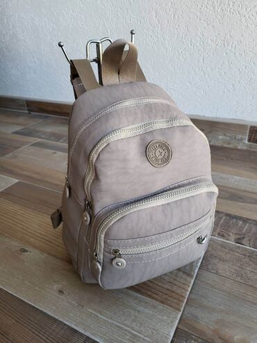 Torbe: Cena torbi 2600
cena novcanika 2200
cena kaisa 2200
Porez — 2