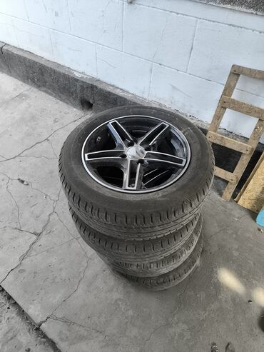зимние шины бу: Колеса в сборе R 14, Б/у, Легковые, Литые, отверстий - 4