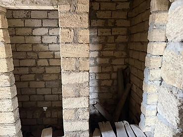 Həyət evləri və villaların satışı: Sumqayit Arxiv idaresinin arxasi. 76-cı məhəllə. Satış üçün yarımçıq — 4