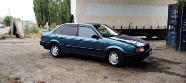 Транспорт: Volkswagen Passat: 1988 г., 1.8 л, Механика, Бензин, Седан