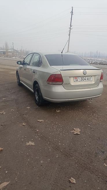 Volkswagen: Volkswagen Polo: 2010 г., 1.6 л, Механика, Бензин, Седан — 4