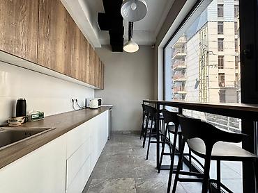 байтик тауэр: Аренда офисов, 120 м², В бизнес центре, 1 линия, С отдельной кухней, С системой безопасности — 8