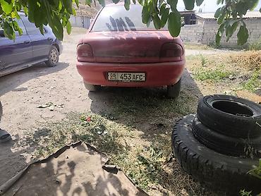 американский номер: Mazda 121: 1991 г., 1.3 л, Механика, Бензин, Седан — 6