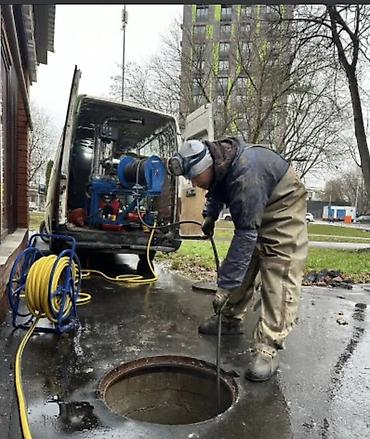 сливной насос: Промывка и прочистка канализации гидродинамическим способом - Услуга — 1