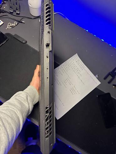 kredit noutbuklar: ASUS ROG Strix oyun noutbuku Texniki xüsusiyyətlər: - Prosessor: AMD — 8