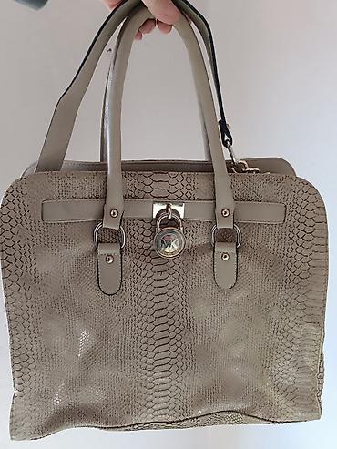 Torbe: Michael Kors Hamilton tasna, printom zmijske kože - Dizajn — 1