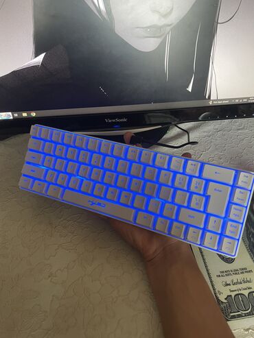 Digər kompüter aksesuarları: 🧿 Keylux V200 Klaviatura 🔹 Şık və RGB işıqlı dizayn 🔹 Klaviatura — 6