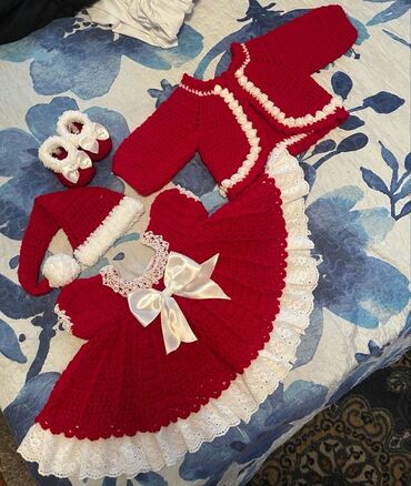 Dəstlər: Qırmızı-ağ rəng palitrasında əl ilə toxunmuş körpə geyim dəstləri - — 5