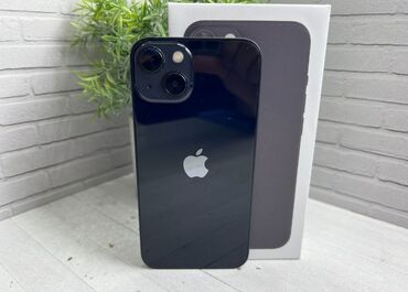 Apple iPhone: IPhone 13, Б/у, 256 ГБ, Midnight, Зарядное устройство, Кабель, Коробка, 86 %