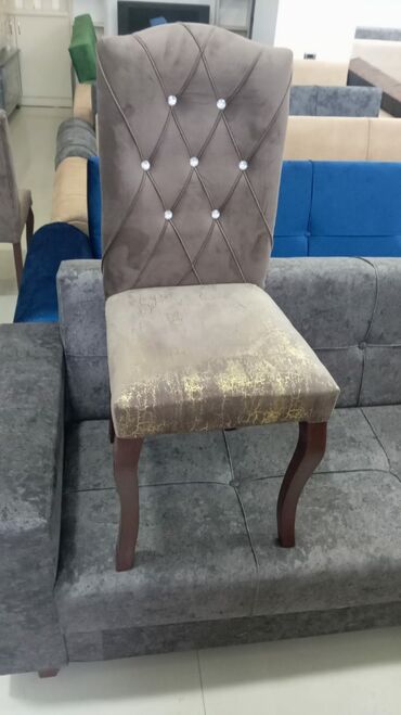 Masa və oturacaq dəstləri: Qonaq otağı üçün, Yeni, Açılmayan, Dördbucaq masa, 6 stul — 28