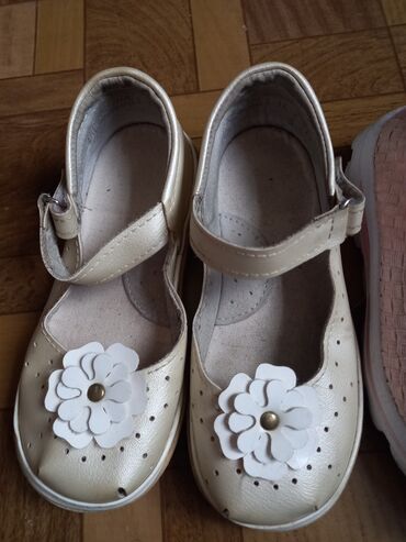 Детская обувь: Обувь (8 пар) для девочки. Размер 28-31. Отличное и хорошее состояние — 7