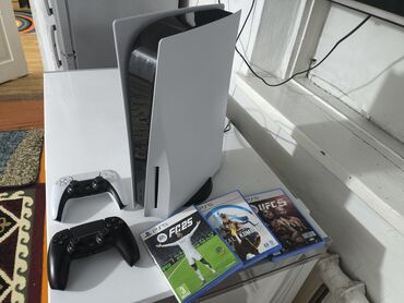 playstation 4 купить в бишкеке: Срочно продаю PS 5 европейская версия, 3 ревизия с дисководом. 2