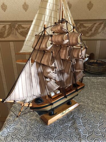 Gəmi modelləri: Original gəmi suvenir kolleksiyası. Hamısı əl işidir. Fərqli ölçüdə -da lalafo.az — 3 Gəmi modelləri: Original gəmi suvenir kolleksiyası. Hamısı əl işidir. Fərqli ölçüdə — 3