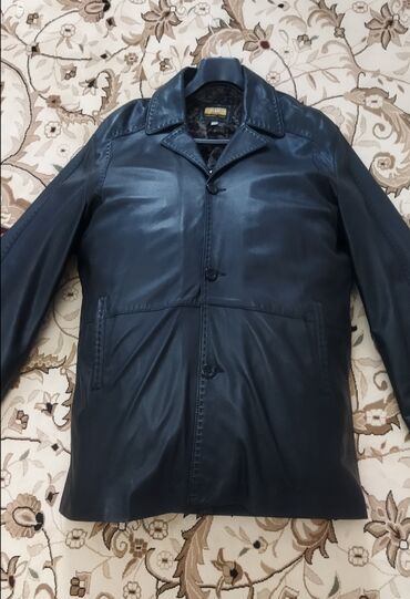 İnformatika: İdeal vəziyyətdə dəri kurtka satılır. Baha alınıb razmer xxxl-56