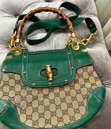 Pencəklər: Orginal deri Gucci brendi çanta Qiymet 250 man Satisda 600+ $ dir