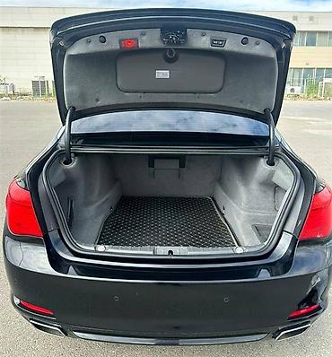 afdamabiler: BMW 750: 4.4 l | 2010 il Sedan — 10