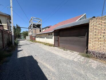 продаю дом в городе: 235 м², 8 комнат, Утепленный, Бронированные двери, Видеонаблюдение