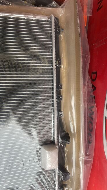 Радиаторы: Радиатор охлаждения двигателя Радиатор радиатора радиаторы Все виды — 4