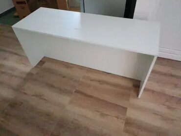 forma ideale stolovi 80x80: Trpezarijski Sto 5 – Jednostavan i Elegantan Dizajn 🔹 Materijal i