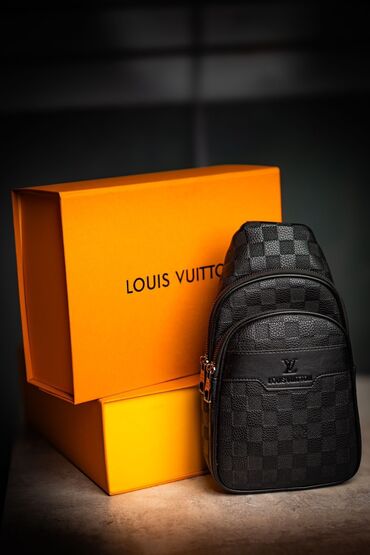 командирская сумка: Louis Vuitton новый,в наличии ProShop.Kg представляет вашему