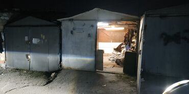 аренда гараш: Гараж металлический, 3х6 м, на вывоз, без места. район Ахунбаева