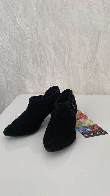 Botinka və botilyonlar: Ölçü: 39, rəng - Qara, Yeni — 12